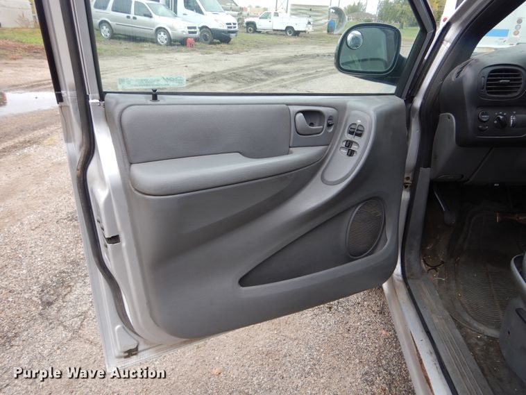 image for item KV9023 2005 Dodge Grand Caravan  handicap accessible van