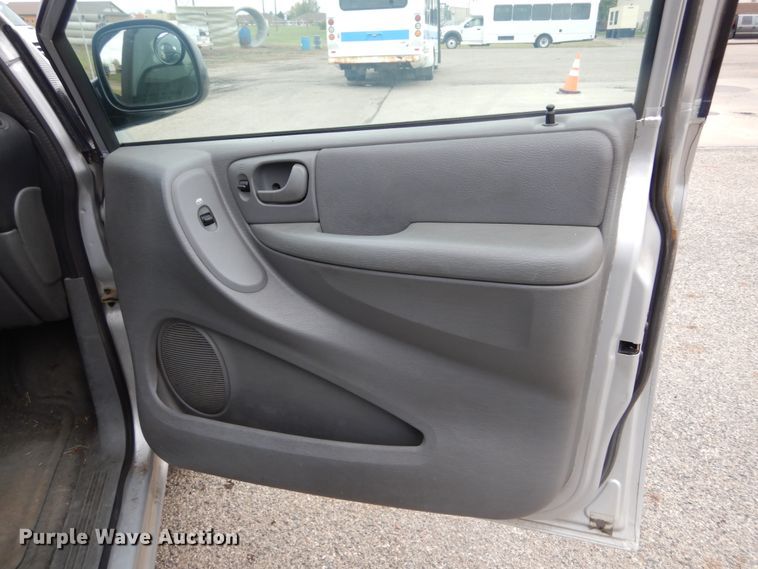 image for item KV9023 2005 Dodge Grand Caravan  handicap accessible van