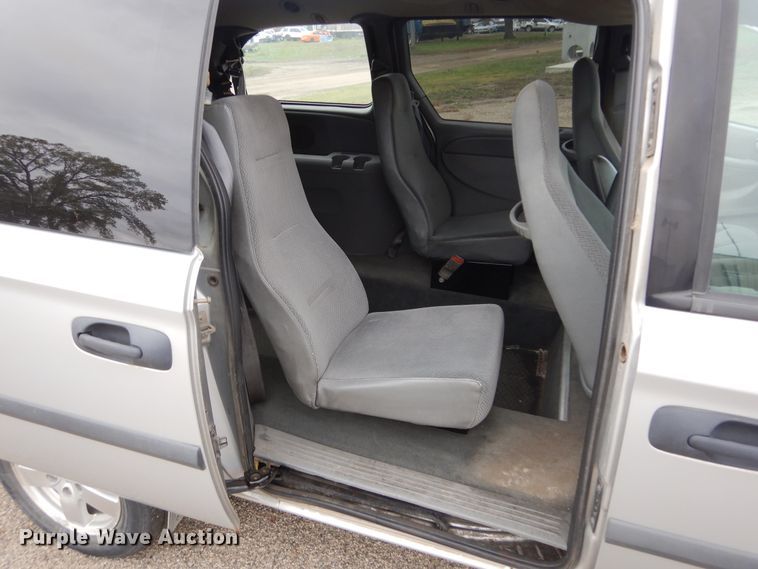 image for item KV9023 2005 Dodge Grand Caravan  handicap accessible van