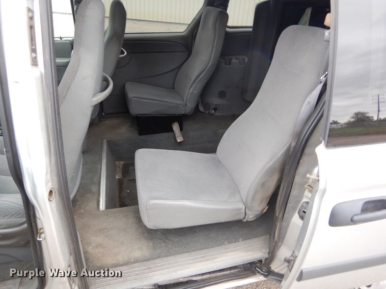 image for item KV9023 2005 Dodge Grand Caravan  handicap accessible van