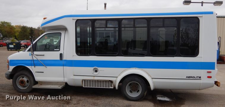 image for item KV9024 2001 Chevrolet Express 3500  shuttle bus