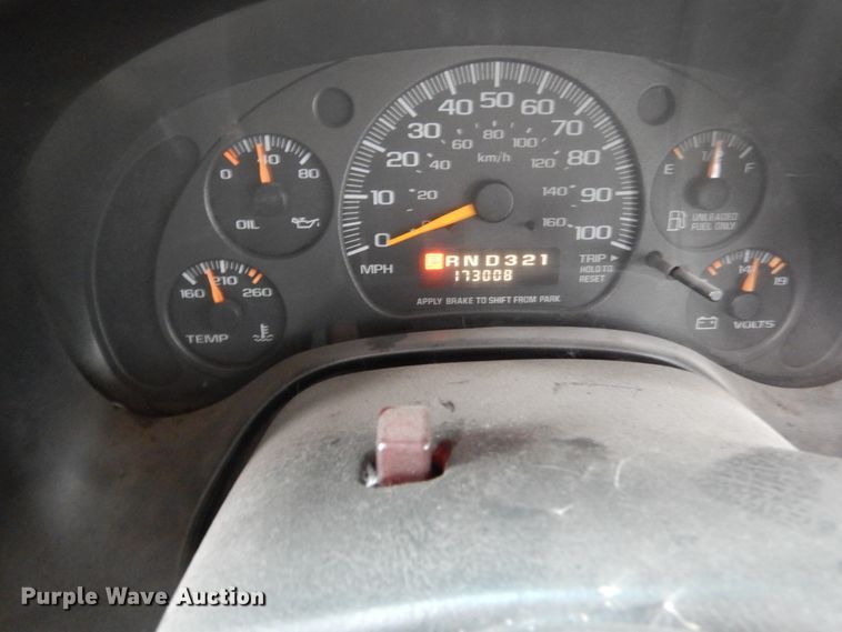 image for item KV9024 2001 Chevrolet Express 3500  shuttle bus