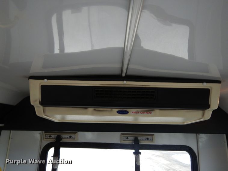image for item KV9024 2001 Chevrolet Express 3500  shuttle bus