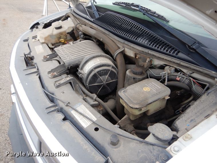 image for item KV9024 2001 Chevrolet Express 3500  shuttle bus