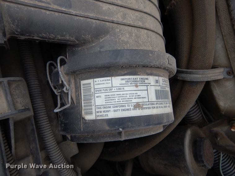 image for item KV9024 2001 Chevrolet Express 3500  shuttle bus