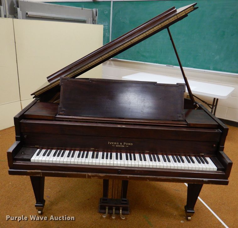 image for item KV9045 Ivers & Pond baby grand piano
