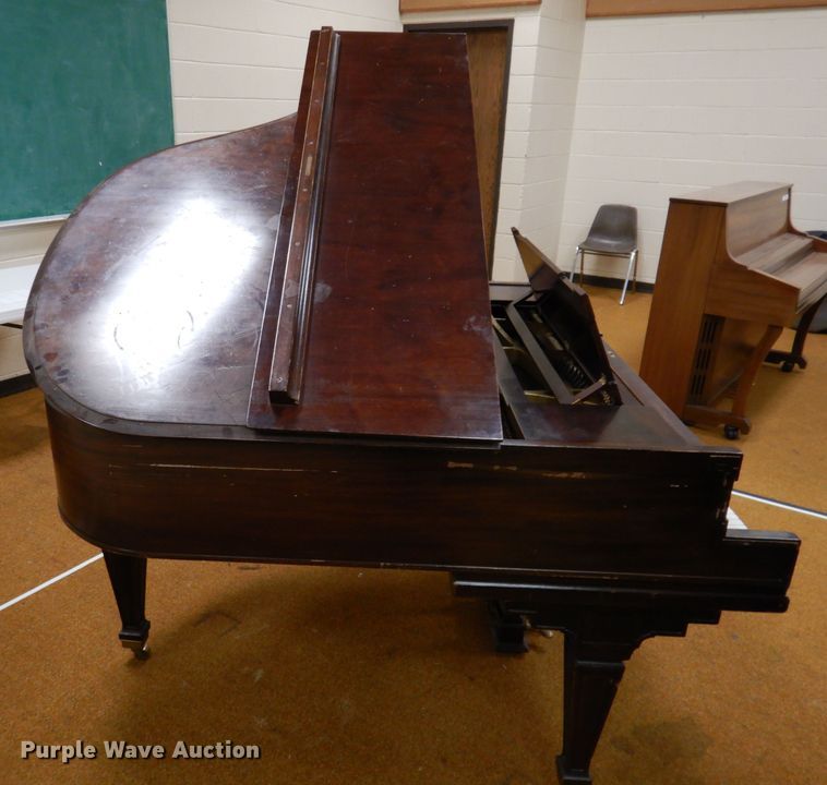 image for item KV9045 Ivers & Pond baby grand piano