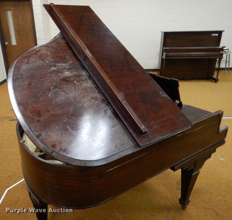 image for item KV9045 Ivers & Pond baby grand piano