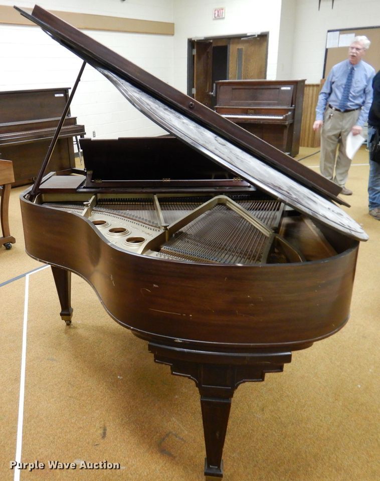 image for item KV9045 Ivers & Pond baby grand piano