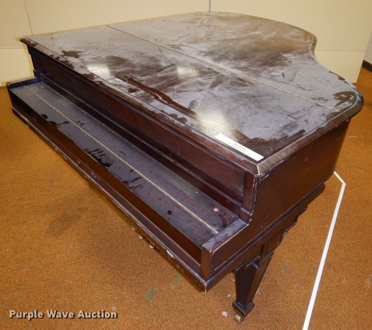 image for item KV9045 Ivers & Pond baby grand piano