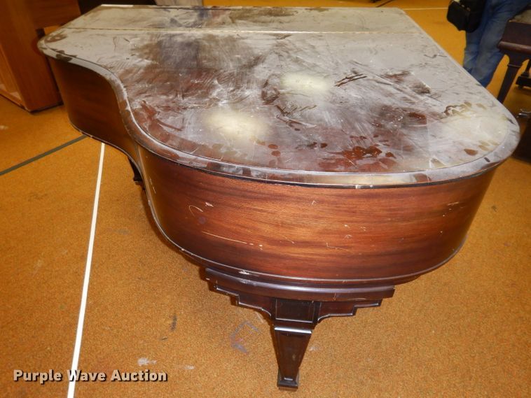 image for item KV9045 Ivers & Pond baby grand piano