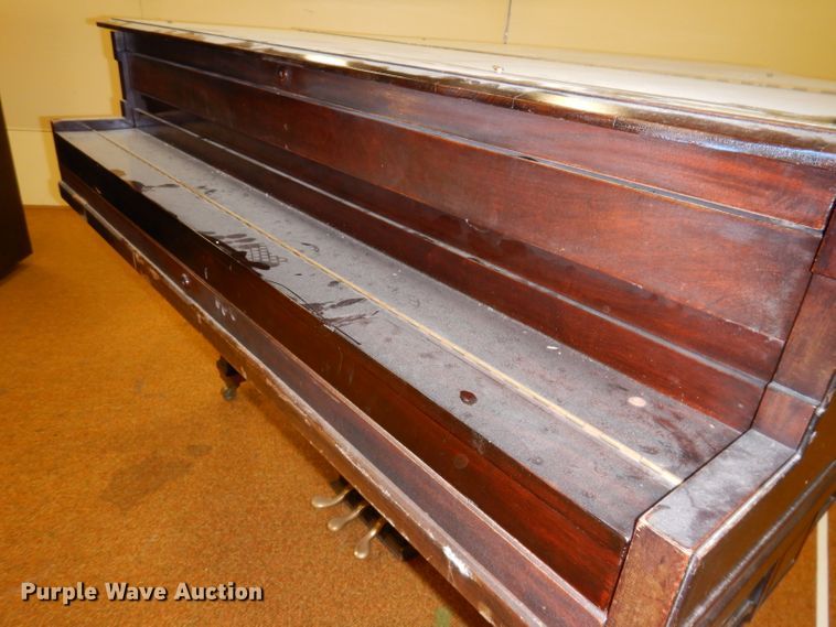 image for item KV9045 Ivers & Pond baby grand piano