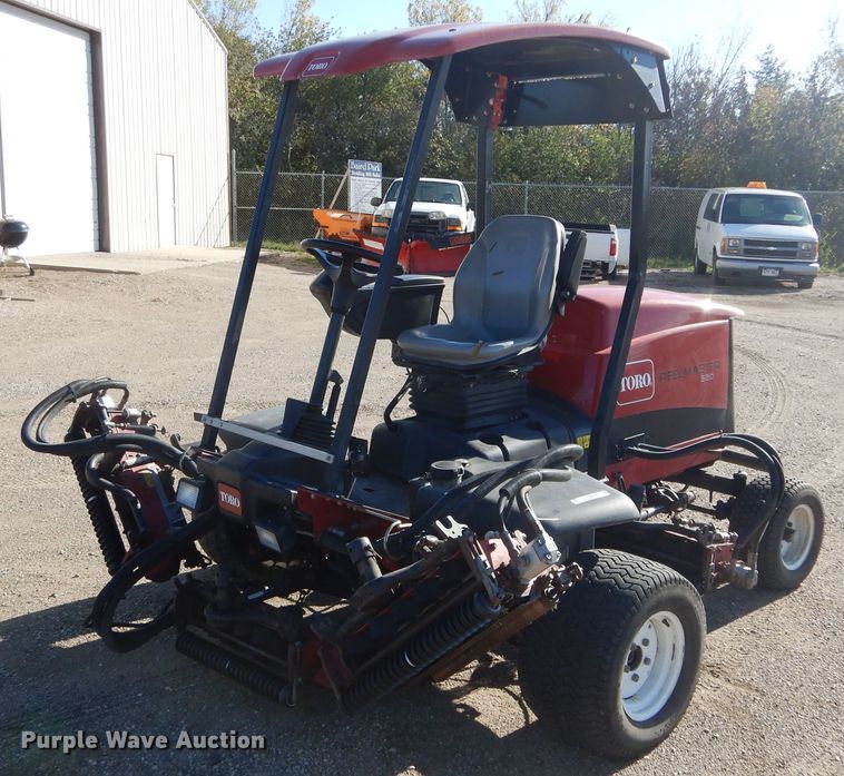 image for item KV9050 Toro Reelmaster 5210  reel mower