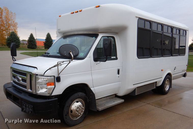 image for item KY9696 2009 Ford E450  shuttle bus