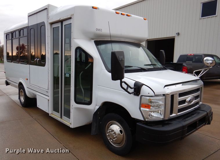 image for item KY9696 2009 Ford E450  shuttle bus