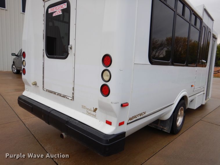 image for item KY9696 2009 Ford E450  shuttle bus