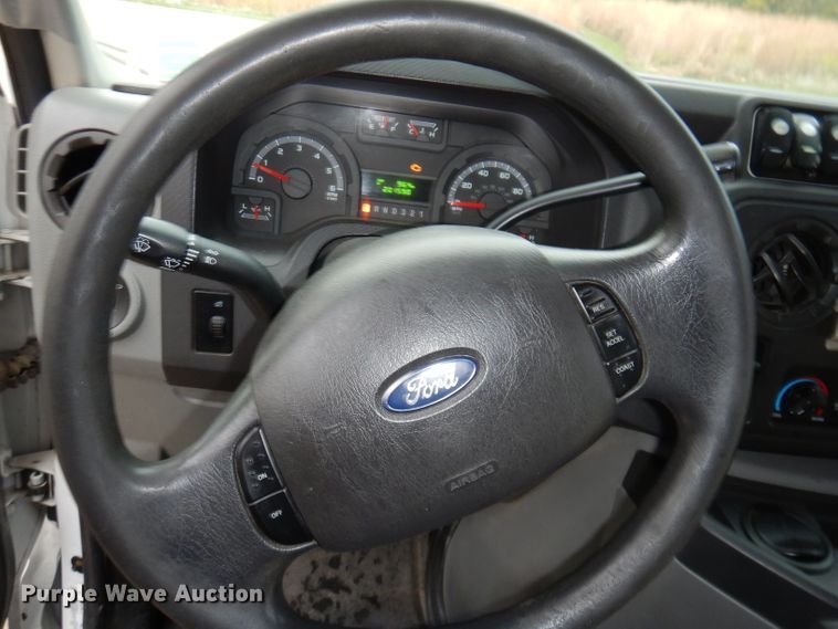 image for item KY9696 2009 Ford E450  shuttle bus