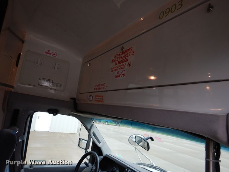 image for item KY9696 2009 Ford E450  shuttle bus