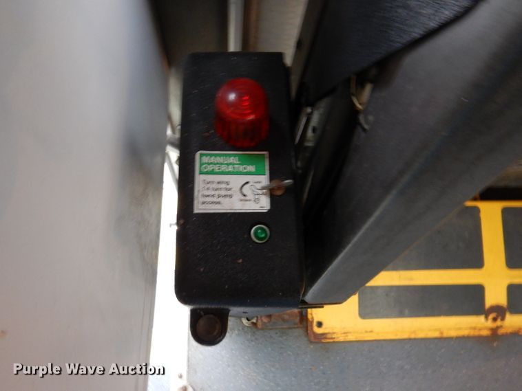 image for item KY9696 2009 Ford E450  shuttle bus