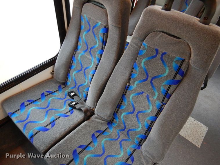 image for item KY9696 2009 Ford E450  shuttle bus