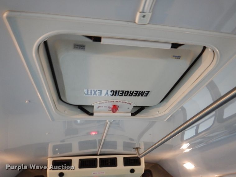 image for item KY9696 2009 Ford E450  shuttle bus