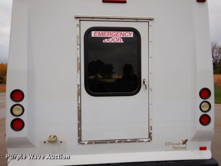 image for item KY9696 2009 Ford E450  shuttle bus