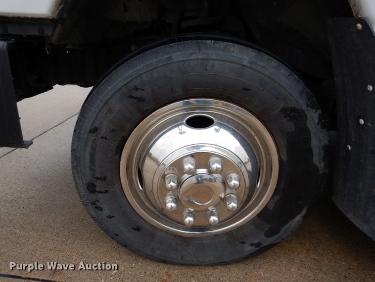 image for item KY9696 2009 Ford E450  shuttle bus