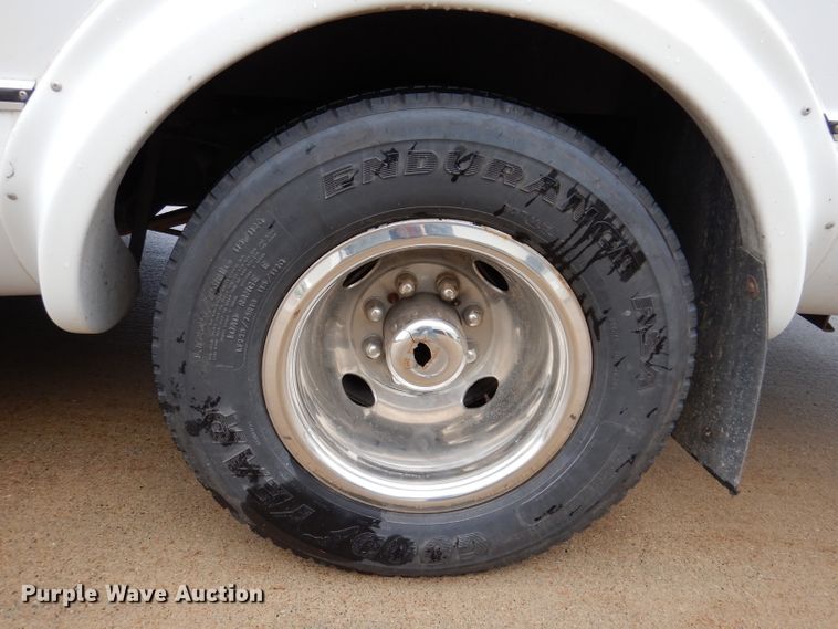 image for item KY9696 2009 Ford E450  shuttle bus