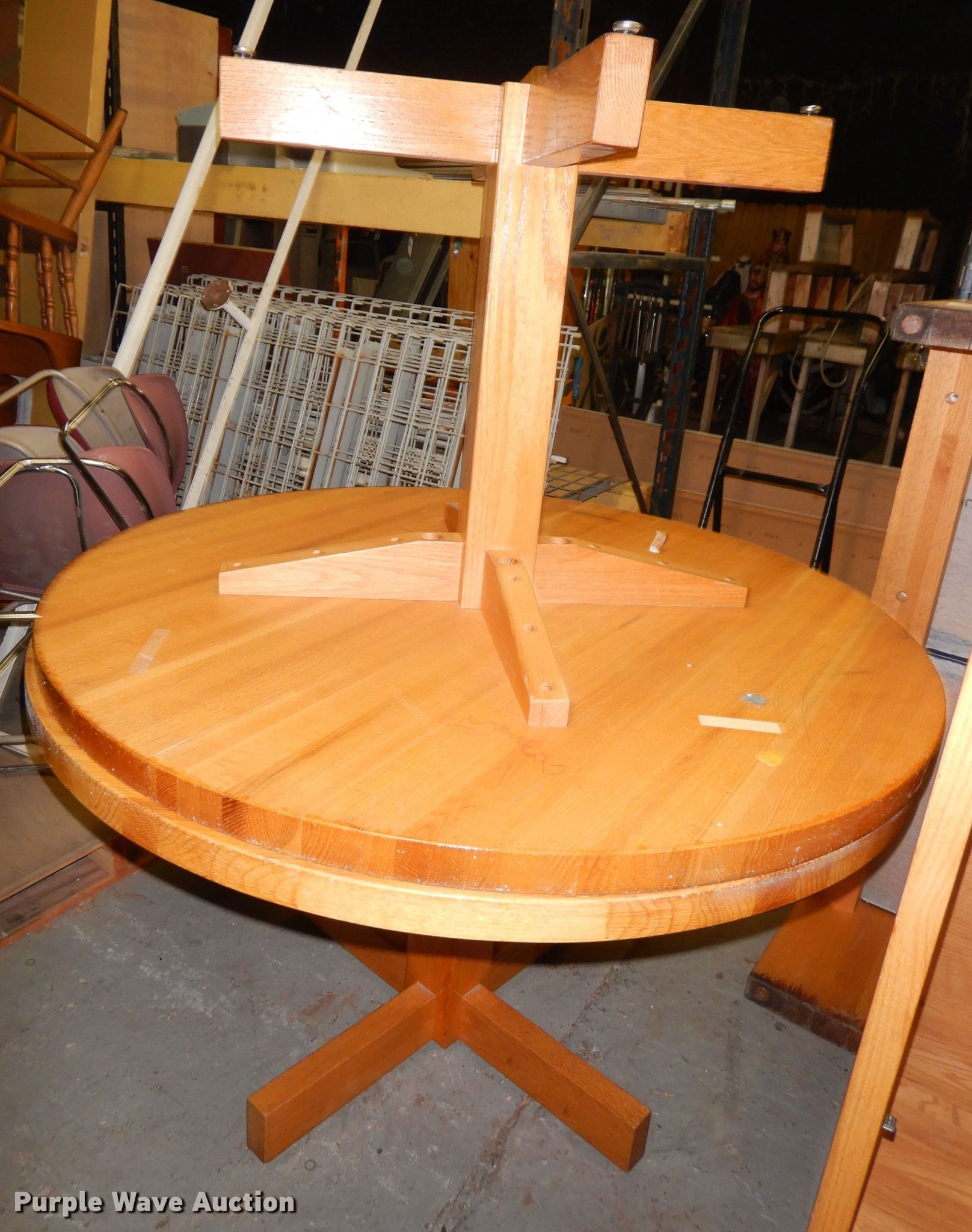 Furniture in Emporia, KS Item KP9873 sold Purple Wave