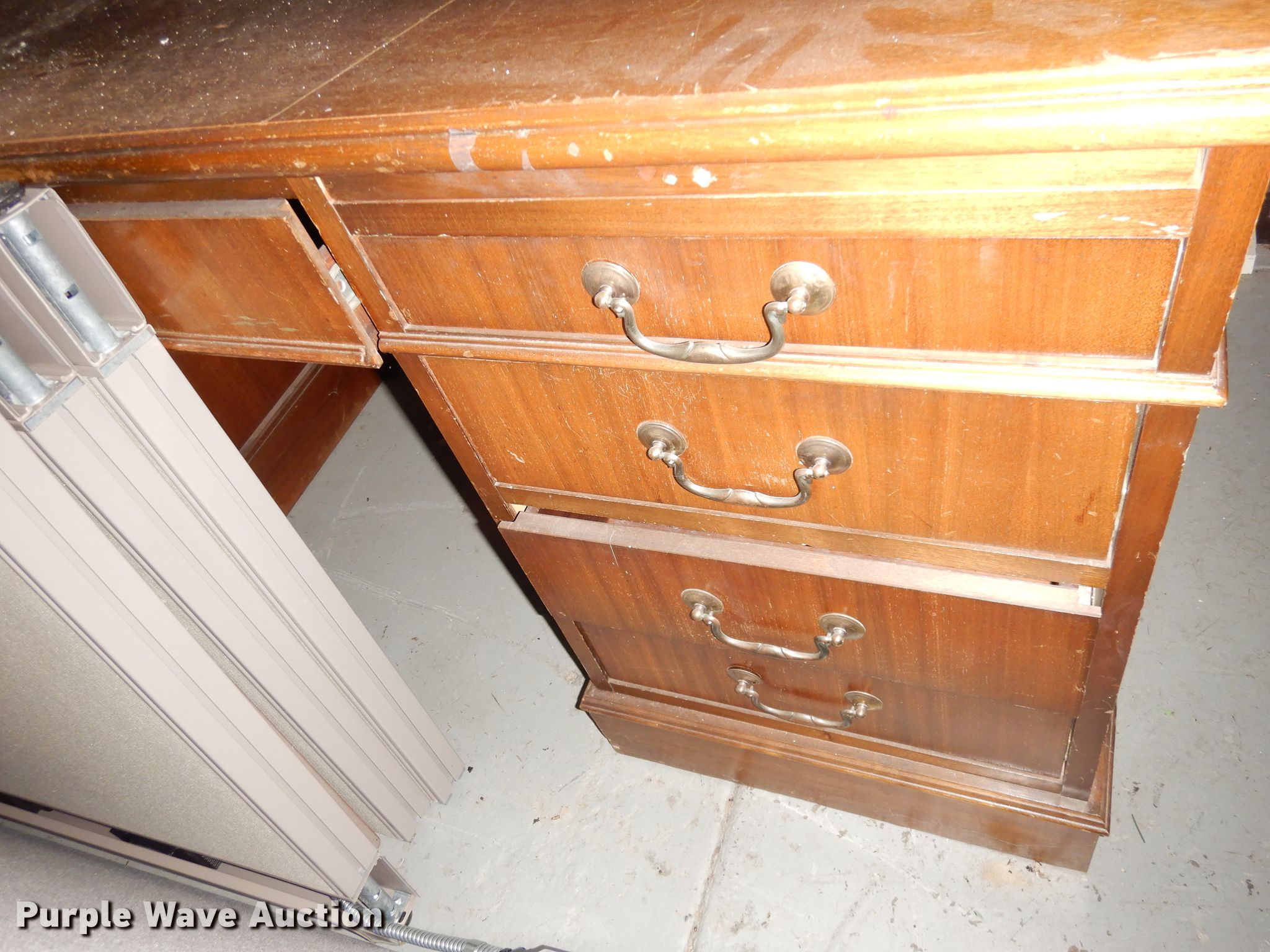 Furniture in Emporia, KS Item KP9874 sold Purple Wave