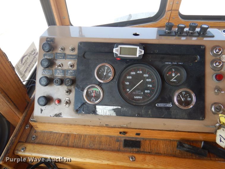 image for item DA5337 2001 Freightliner MB American Flyer  trolley