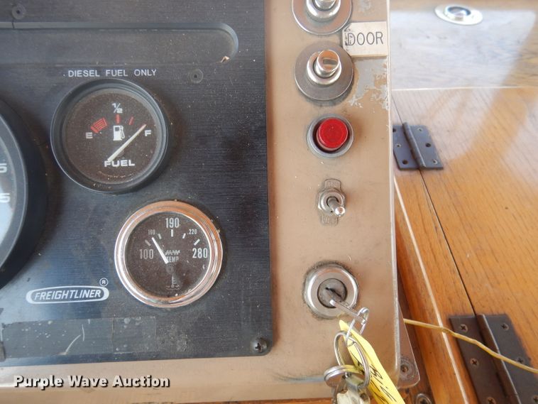 image for item DA5337 2001 Freightliner MB American Flyer  trolley