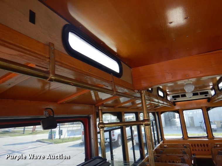 image for item DA5337 2001 Freightliner MB American Flyer  trolley