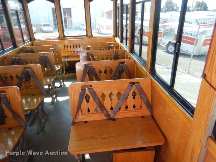 image for item DA5338 2001 Freightliner MB American Flyer  trolley