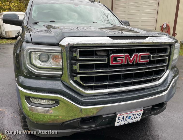 image for item DD2507 2017 GMC Sierra 1500  Crew Cab pickup truck