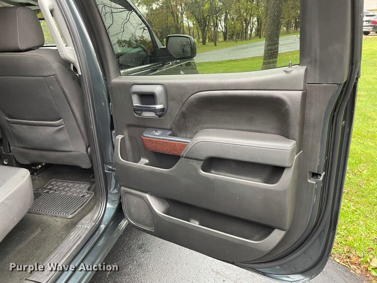 image for item DD2507 2017 GMC Sierra 1500  Crew Cab pickup truck