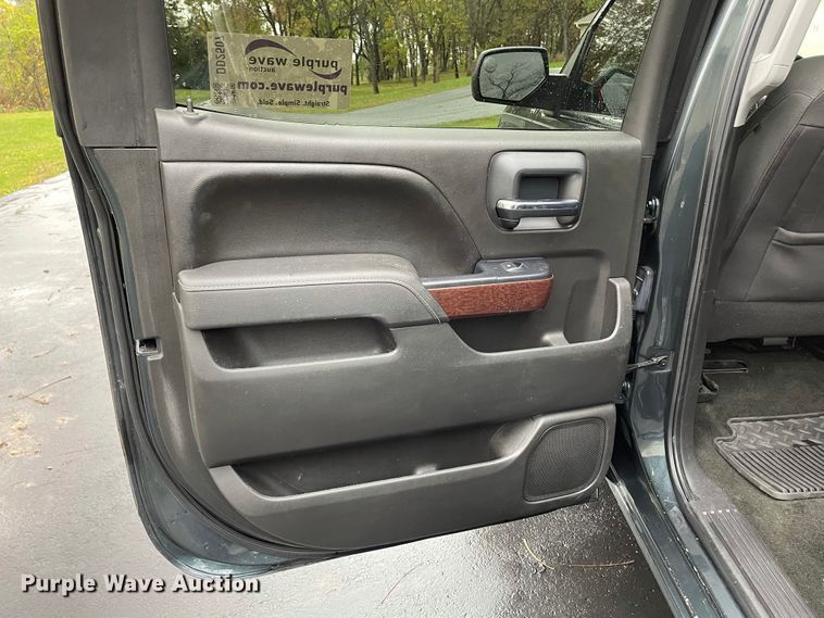 image for item DD2507 2017 GMC Sierra 1500  Crew Cab pickup truck