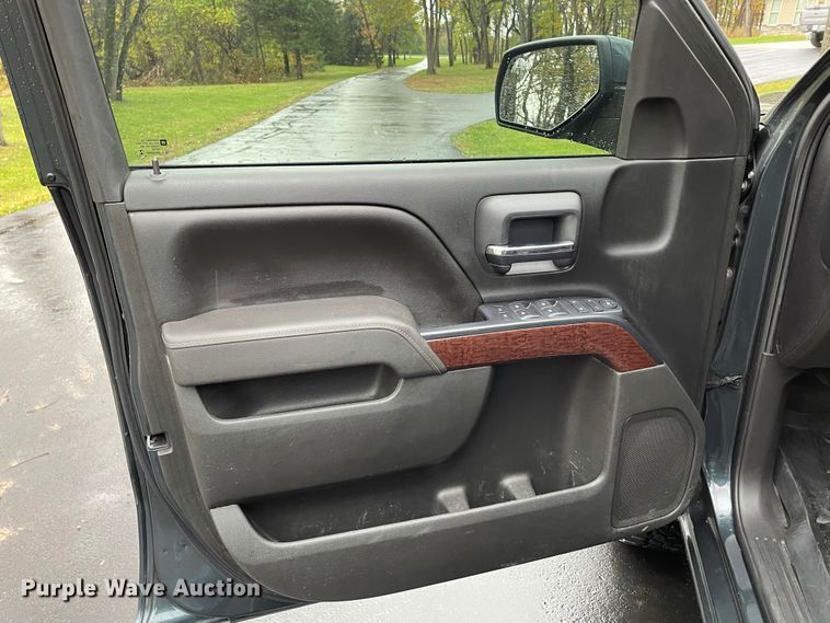 image for item DD2507 2017 GMC Sierra 1500  Crew Cab pickup truck