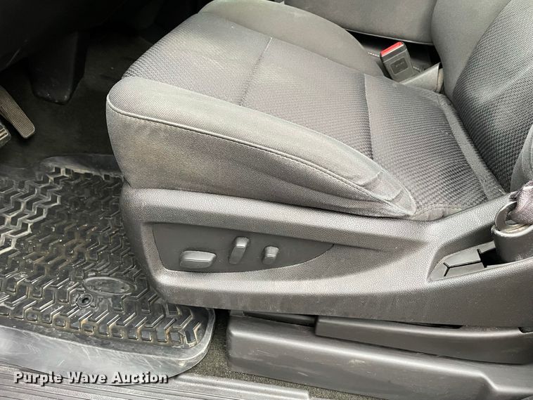 image for item DD2507 2017 GMC Sierra 1500  Crew Cab pickup truck