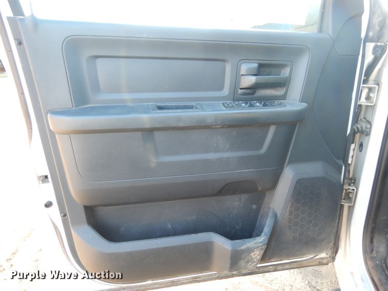 image for item DF0321 2012 Dodge Ram 2500 ST  Crew Cab pickup truck