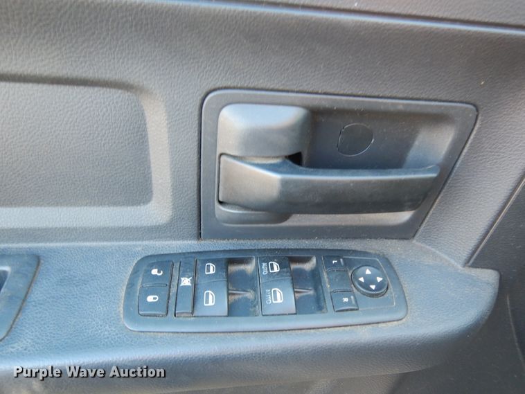 image for item DF0321 2012 Dodge Ram 2500 ST  Crew Cab pickup truck