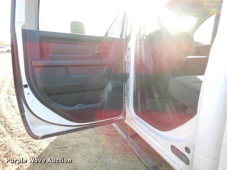 image for item DF0321 2012 Dodge Ram 2500 ST  Crew Cab pickup truck