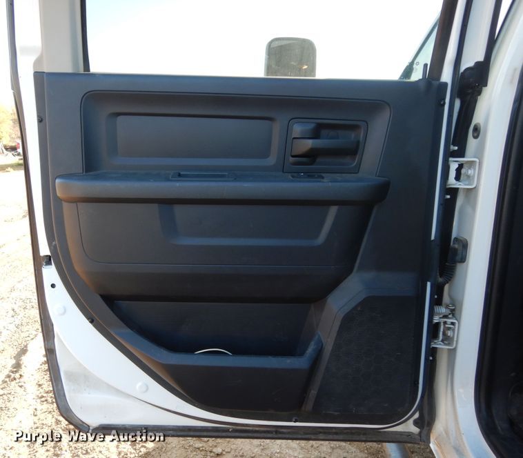 image for item DF0321 2012 Dodge Ram 2500 ST  Crew Cab pickup truck