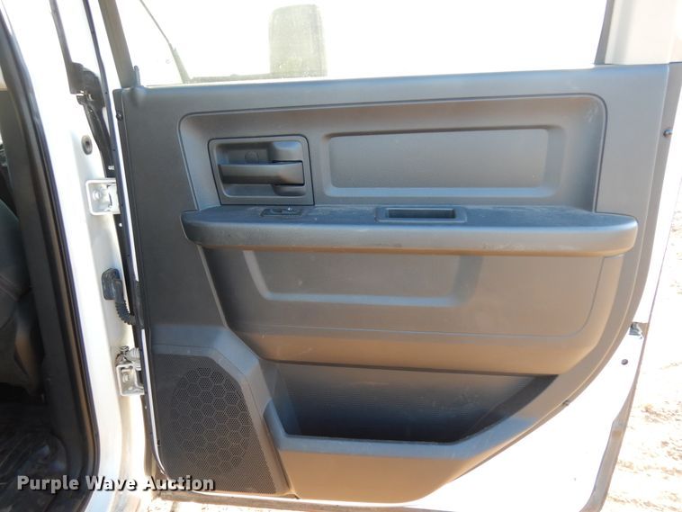 image for item DF0321 2012 Dodge Ram 2500 ST  Crew Cab pickup truck