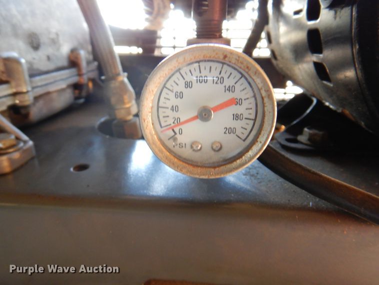 image for item DI5381 DeVilbiss Pro 4000  air compressor