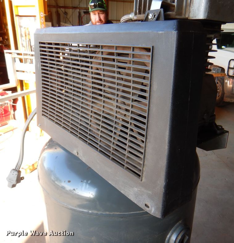 image for item DI5381 DeVilbiss Pro 4000  air compressor