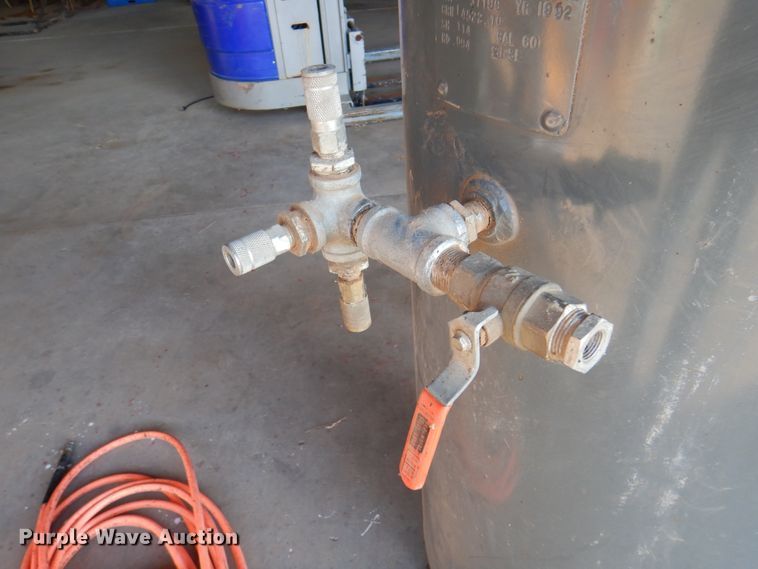 image for item DI5381 DeVilbiss Pro 4000  air compressor