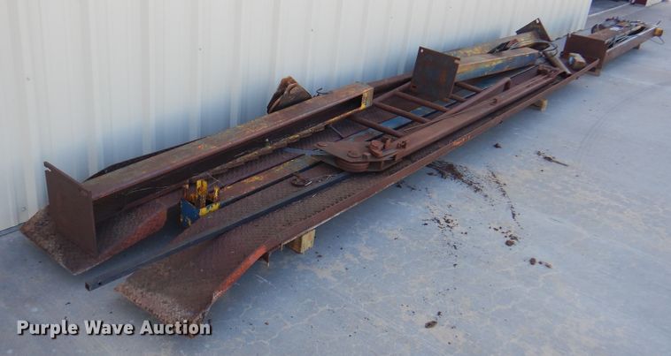 image for item DI5460 Four post automotive lift