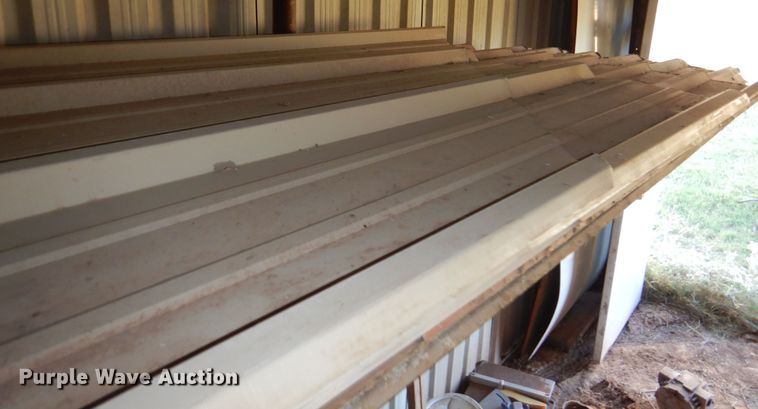image for item DI5465 Sheets of metal siding/roofing