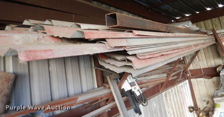image for item DI5465 Sheets of metal siding/roofing